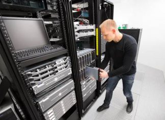 Choosing an IT Support Provider before it’s Too Late! Business IT Support Professional at Work