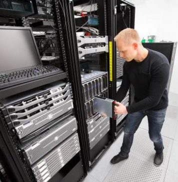 Choosing an IT Support Provider before it’s Too Late! Business IT Support Professional at Work